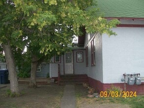 Building Photo - 219 E Callender St