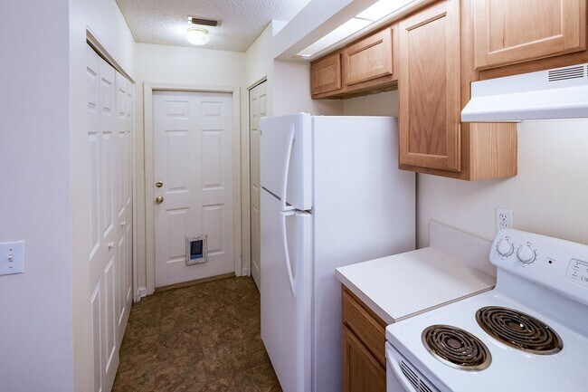 Building Photo - 401 Maggie Way