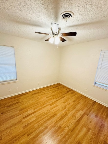 Foto del edificio - 1521 Longview St