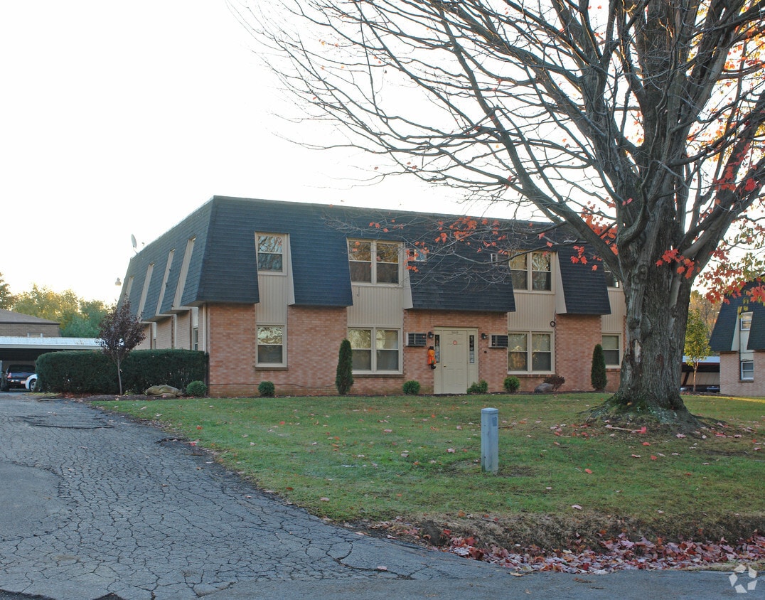 Primary Photo - 5049 Aravesta Ave