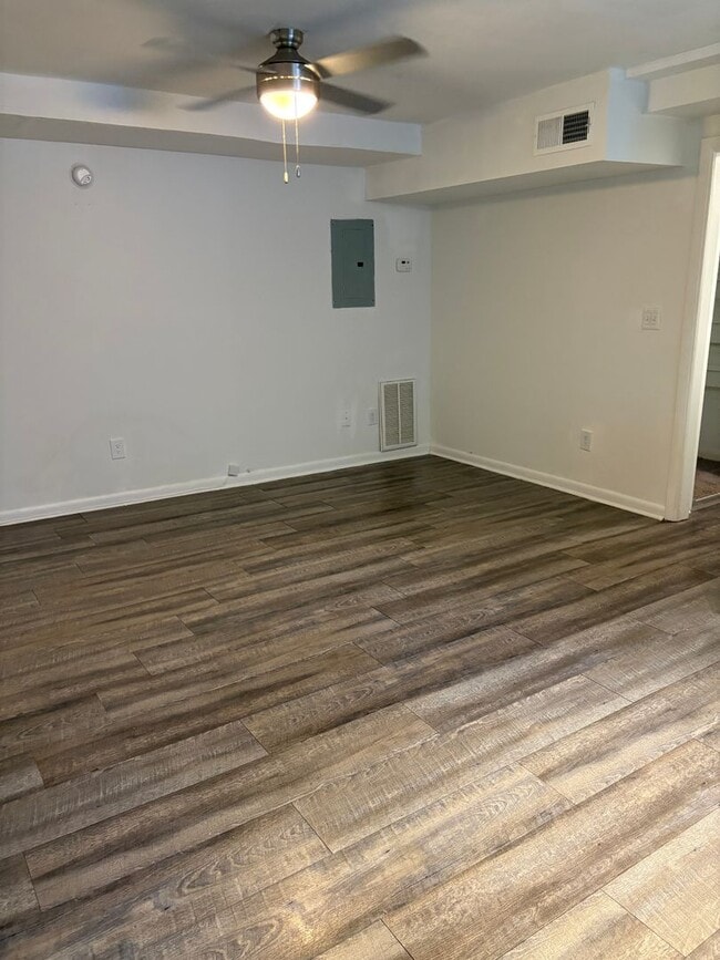 Interior Photo - 219-Hillcrest