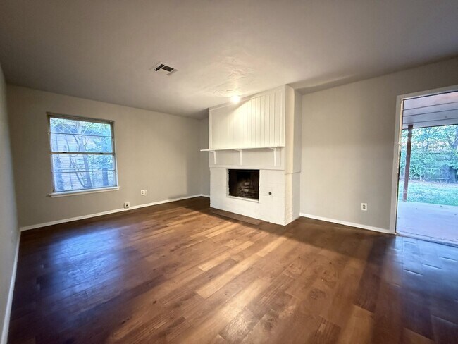 Building Photo - 3204 SE 56th St