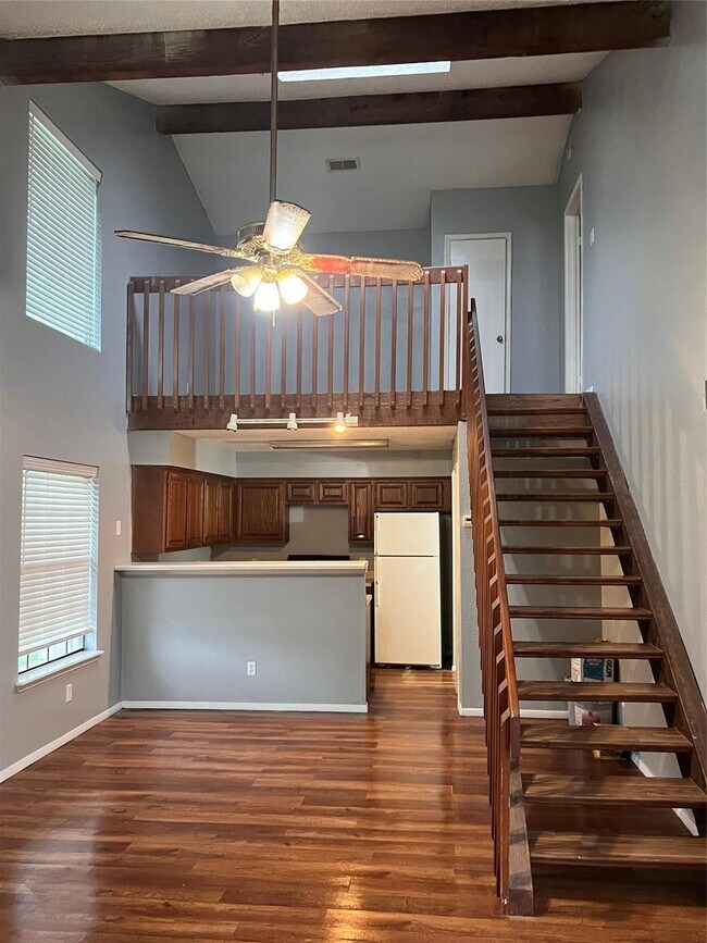 Building Photo - 200 Pecan Dr