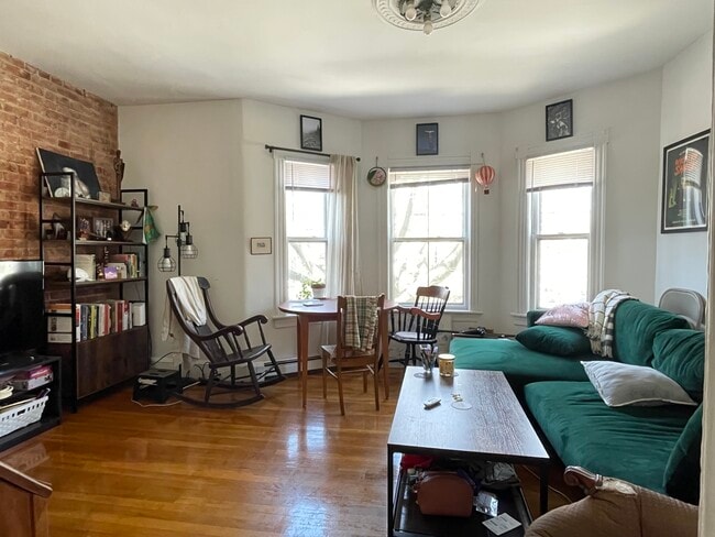 Building Photo - 248 Brookline St