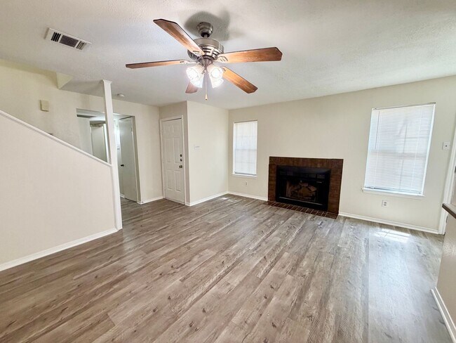 Building Photo - 3825 Kimberly Dr