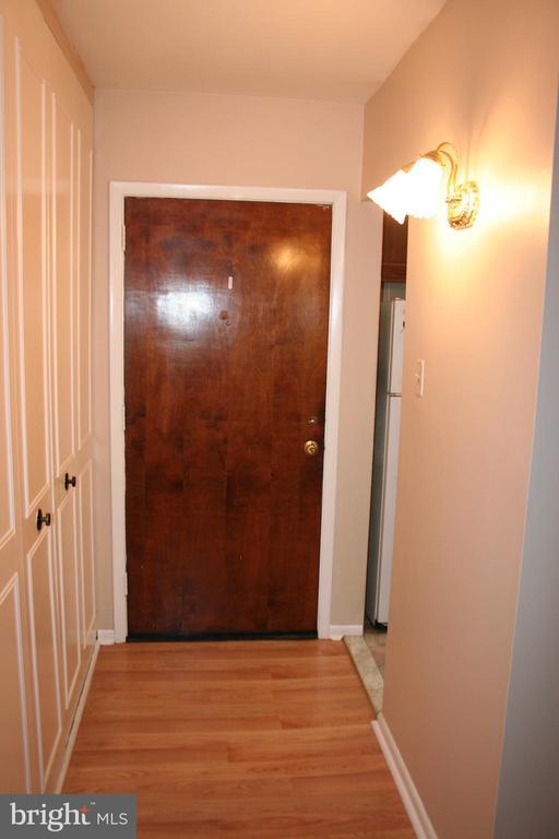 Building Photo - 338 Drummers Ln