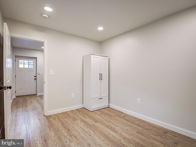 Foto del edificio - 4502 Jay St NE
