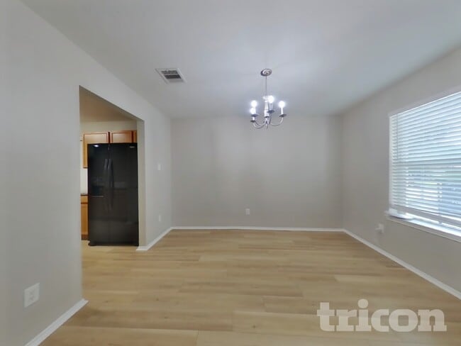 Building Photo - 2926 Umiak Dr