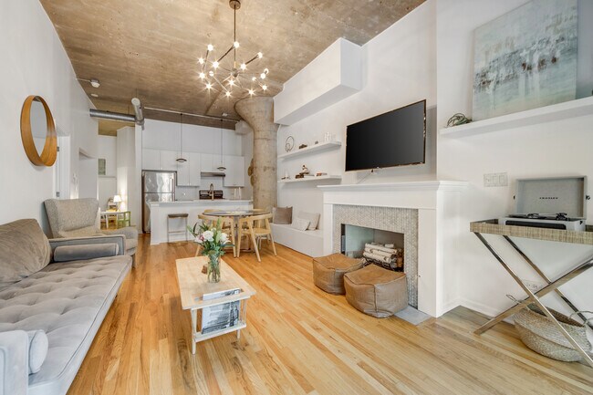 Foto del edificio - 1151 W 15th St