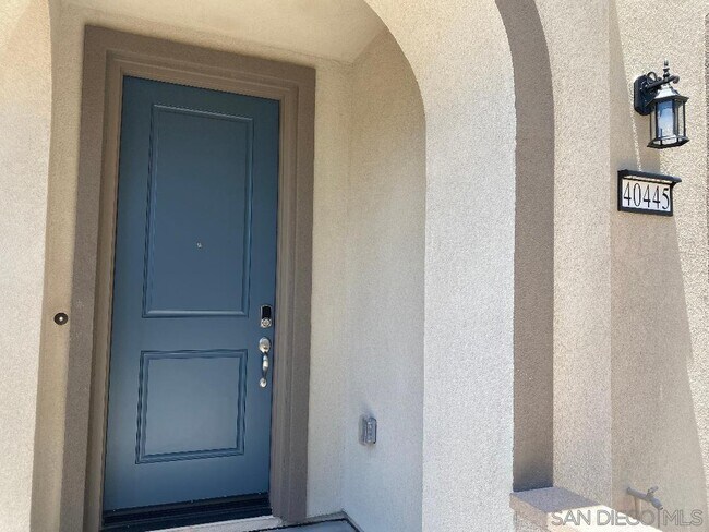 Foto del edificio - 40445 Melrose Dr