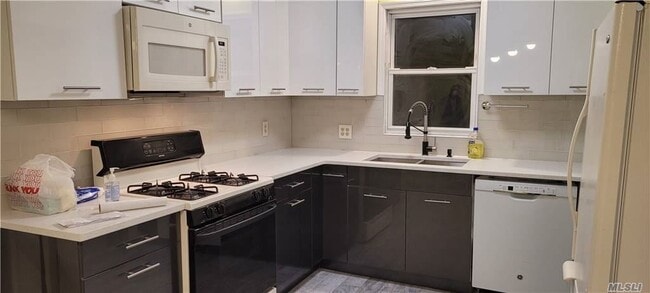 Building Photo - 63 E Dover St