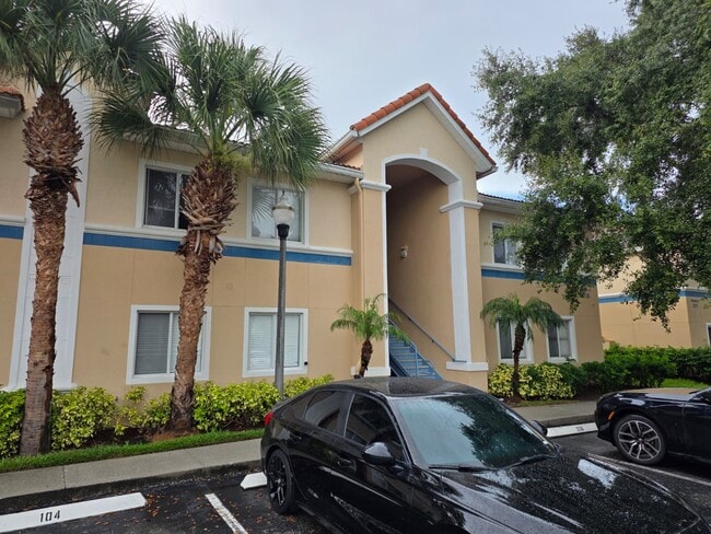 Photo - 515 Villa Del Sol Cir Townhome