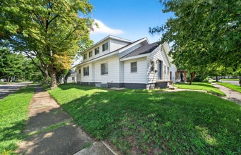 Building Photo - 1303 Sorin St