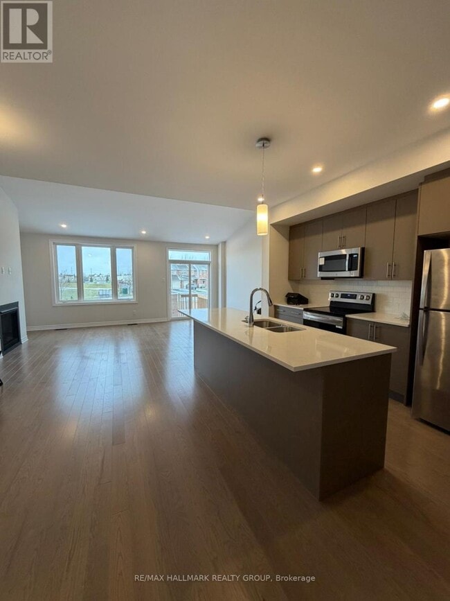 Building Photo - 705 Montrichard Rd