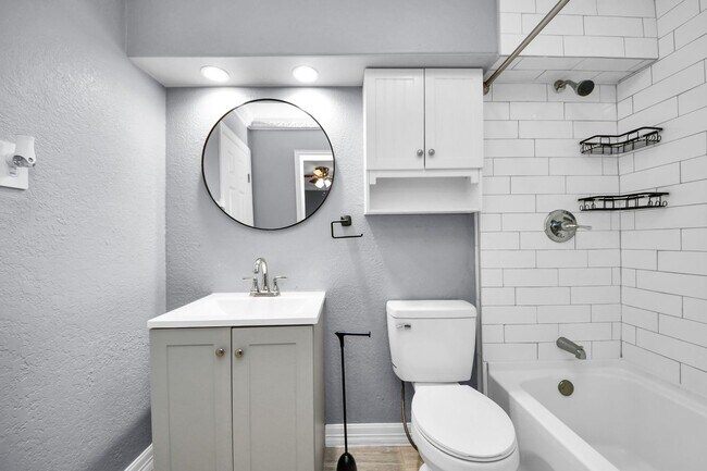 Foto del edificio - 1529 Wirt Rd