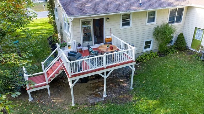 Building Photo - 11 Hilltop Cir