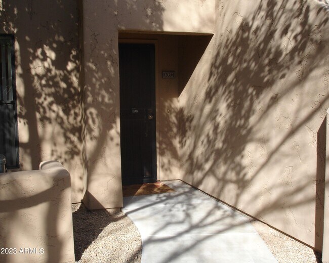 Building Photo - 1351 N Pleasant Dr