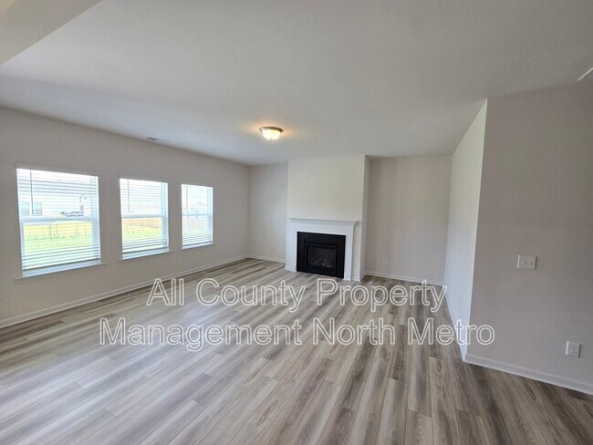 Building Photo - 519 Ozark Ln