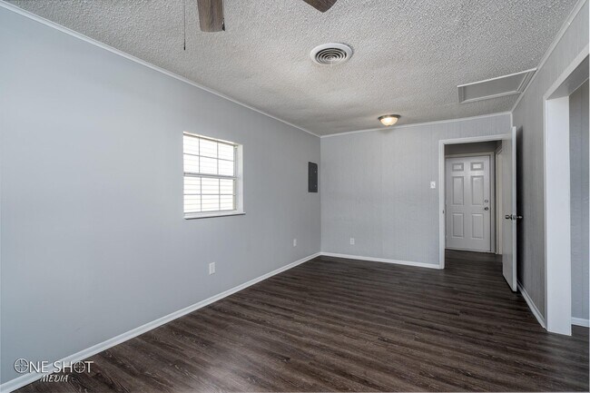 Foto del edificio - 2117 Yorktown Dr