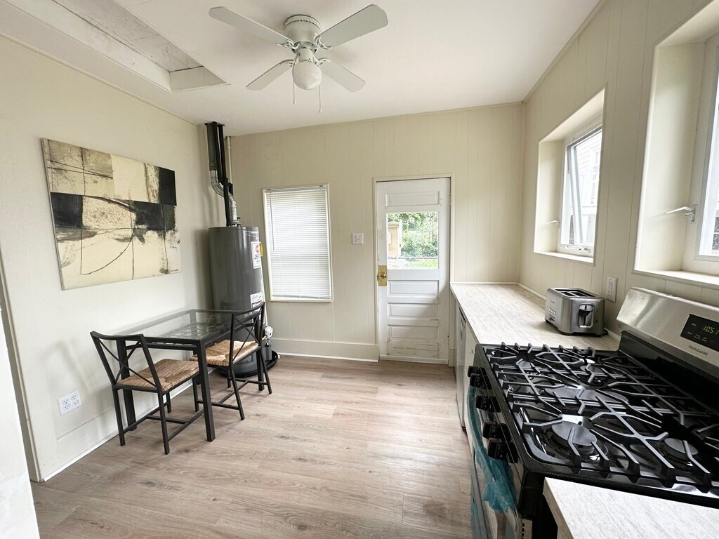 Foto principal - 52 H St