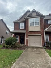 Building Photo - 8109 Valley Oak Dr