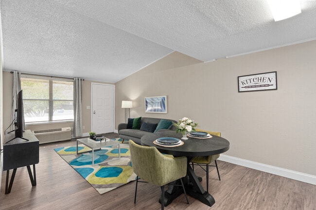 Building Photo - Cedargate