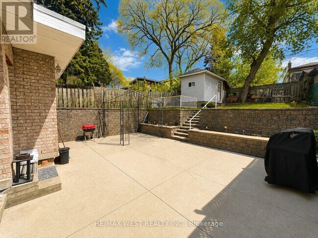 Photo du bâtiment - 355 Silverthorn Ave