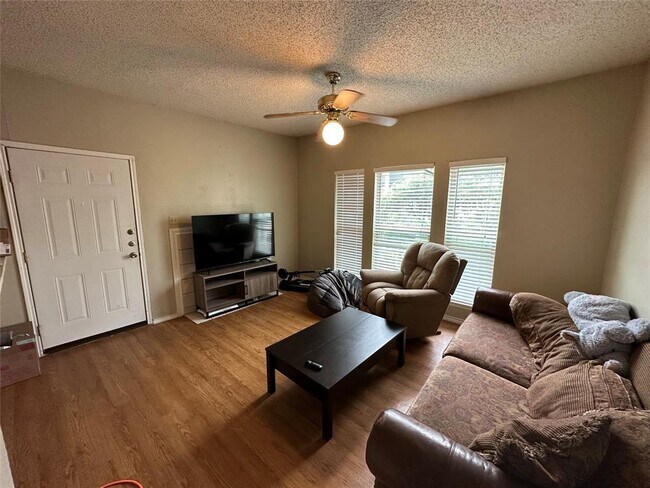 Foto del edificio - 2414 Longview St