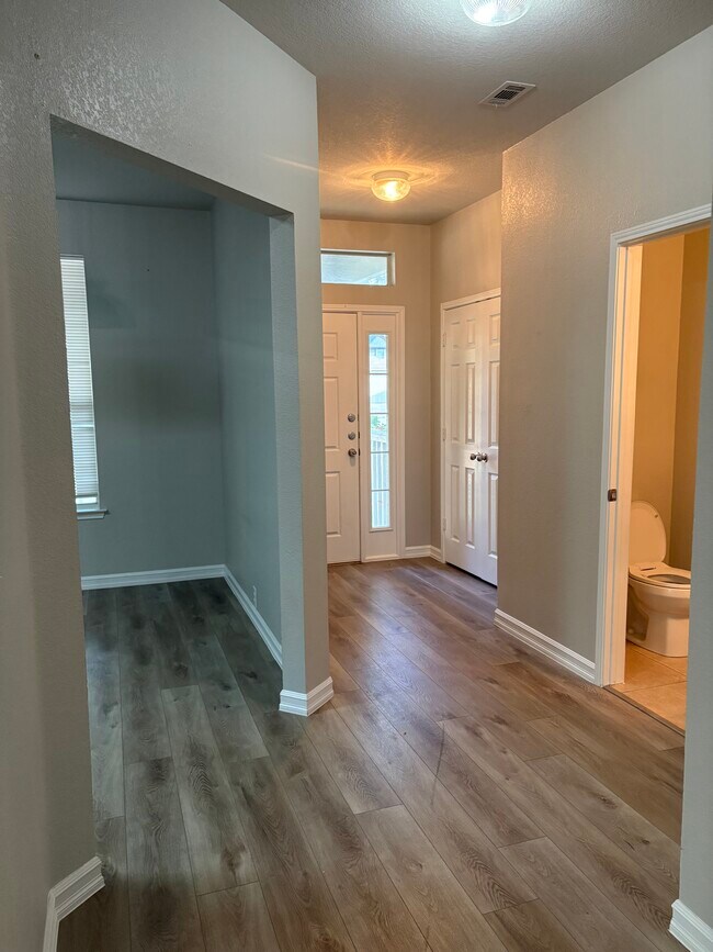 Foto del edificio - 4113 Macy Ln