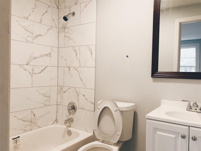 Foto del edificio - 4802 Burma Rd