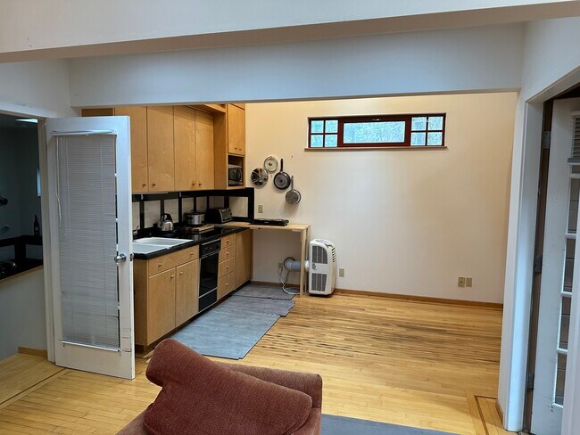 Foto del edificio - 2513 Alpine Rd