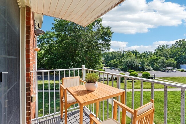 Building Photo - The Village of Pennbrook Apartments