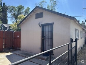 Building Photo - 211 Burney St