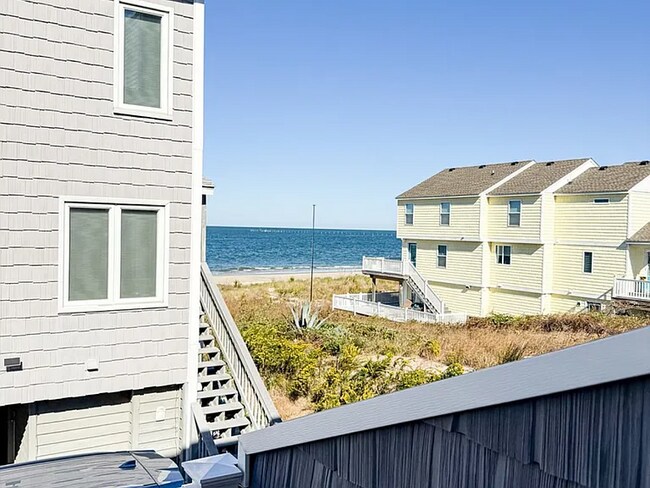 Foto del edificio - 4466 Ocean View Ave