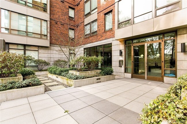 Building Photo - 4547 8th Ave NE