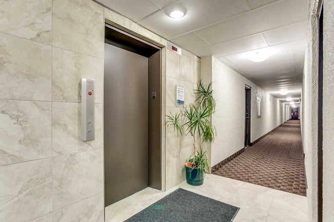 Building Photo - L&#039;Alpin Apartments