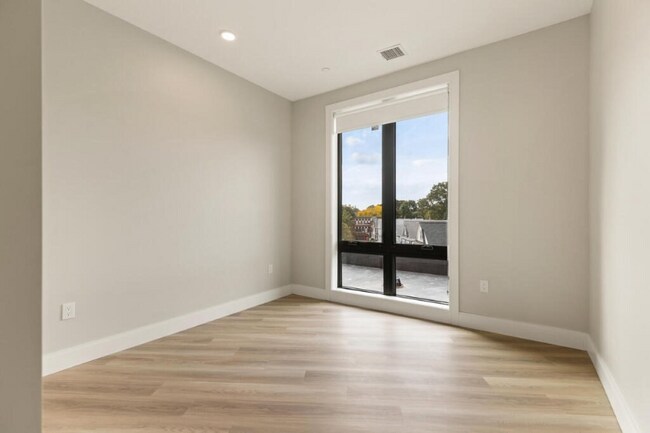 Foto del edificio - 1700 Dorchester Ave
