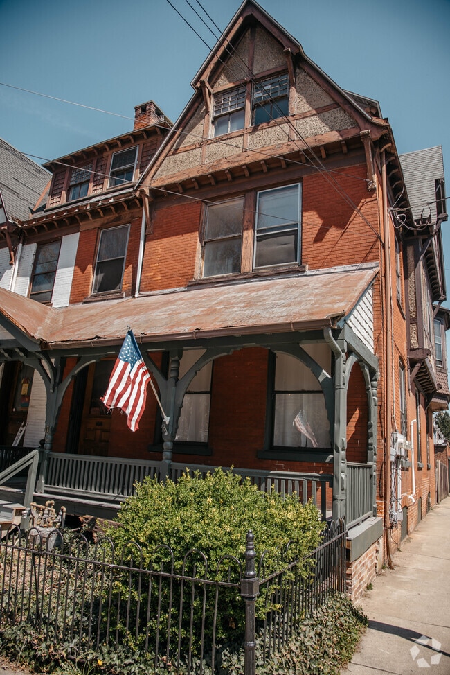 Stevens Apartments for Rent with Hardwood Floors Lancaster, PA 3