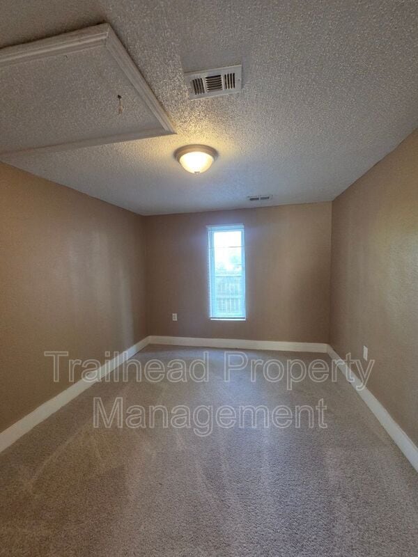 Building Photo - 507 3rd St