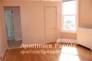 Building Photo - 2833 N Whipple St