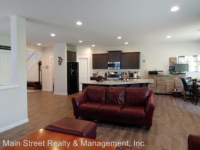 Foto del edificio - 6 br, 3.5 bath House - 2658 81st Ave Ct E