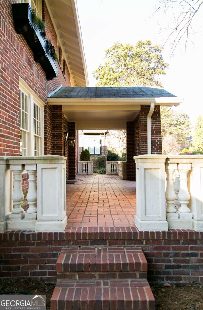 Foto del edificio - 245 Bolling Rd NE