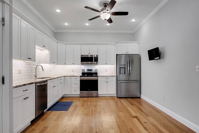 Foto del edificio - 137 Knowles Ave