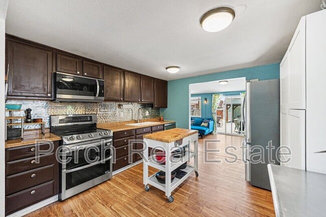 Photo - 1595 W Maple Ave House