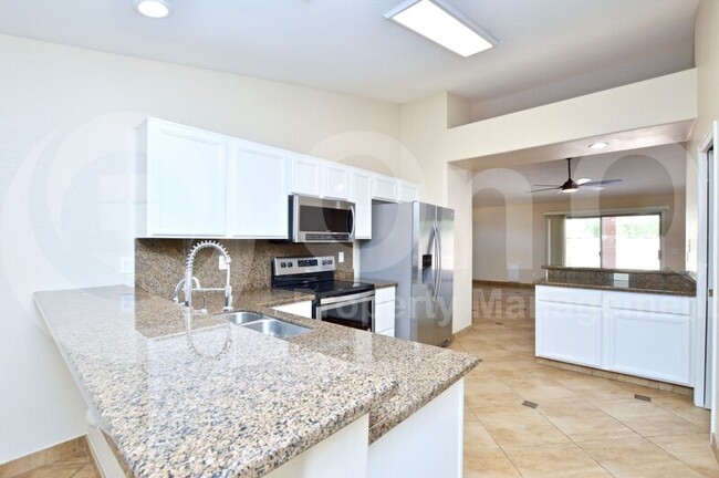 Building Photo - 432 W Silver Creek Ct