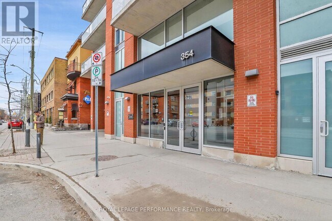 Photo du bâtiment - 815-354 GLADSTONE Ave