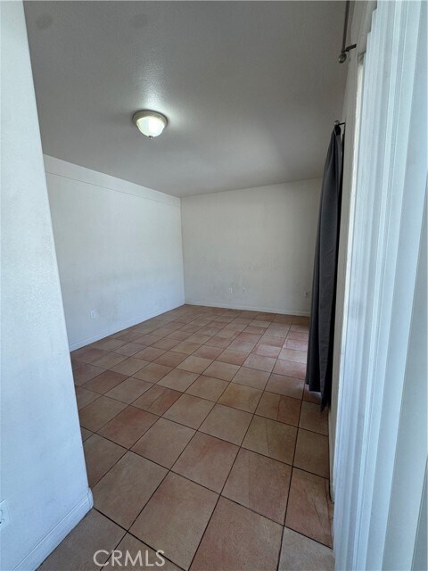 Foto del edificio - 758 W Longden Ave