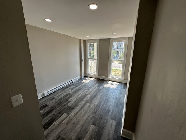 Foto del edificio - 3010 White Ave