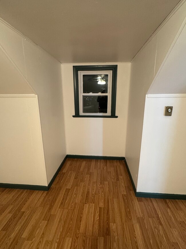 Foto del edificio - 165 Sand Creek Rd