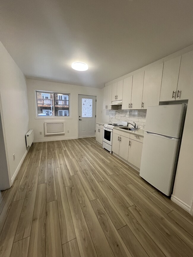 Building Photo - 630 Cummings Ave